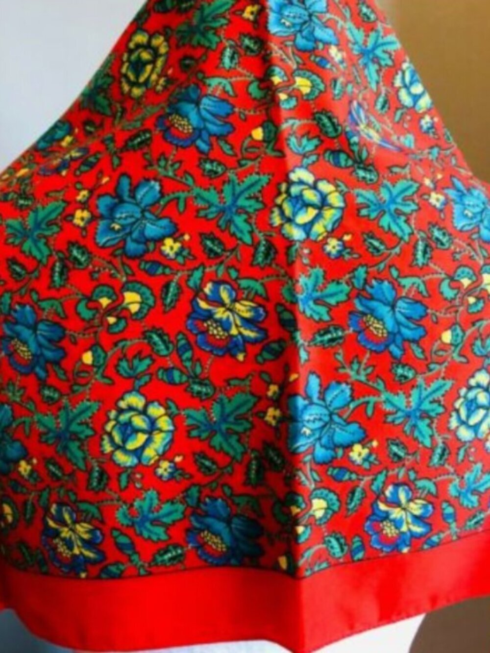AXCESS Scarf Red Blue Green Cabbage Rose Floral Vintage 90s